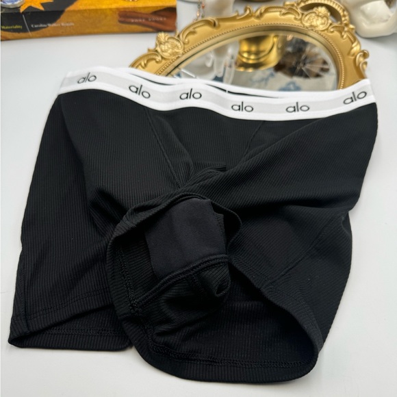 🆕 ALO YOGA 🧿 NWOT Icon Ribbed Boyshort Bundle - Set of 3 - Size S - Picture 6 of 10